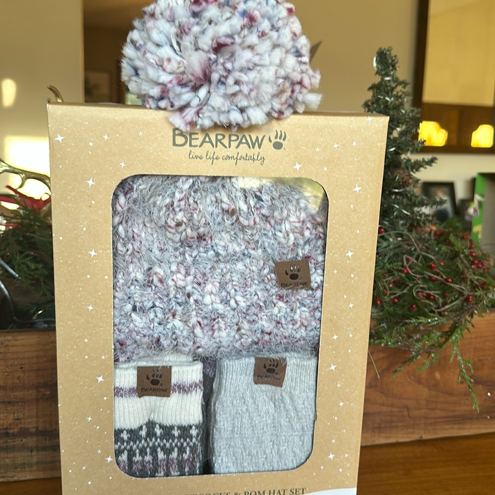 Bearpaw Pom hat and boot socks set